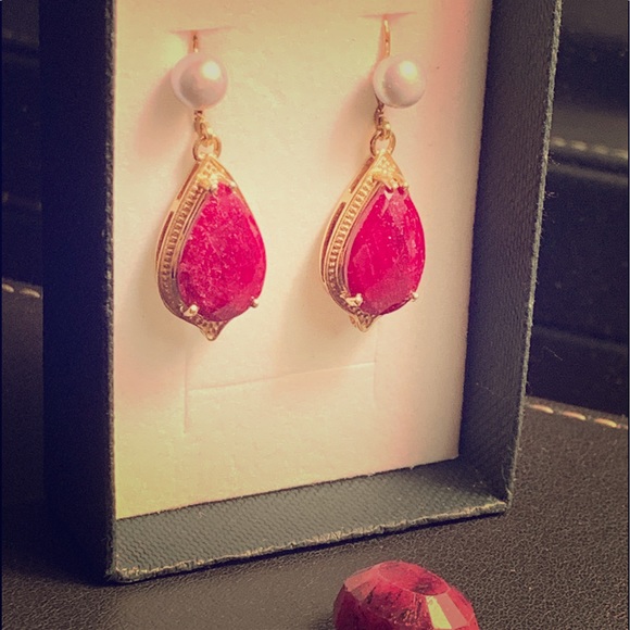 Stunning Drop Dead Ruby Earrings w pearls